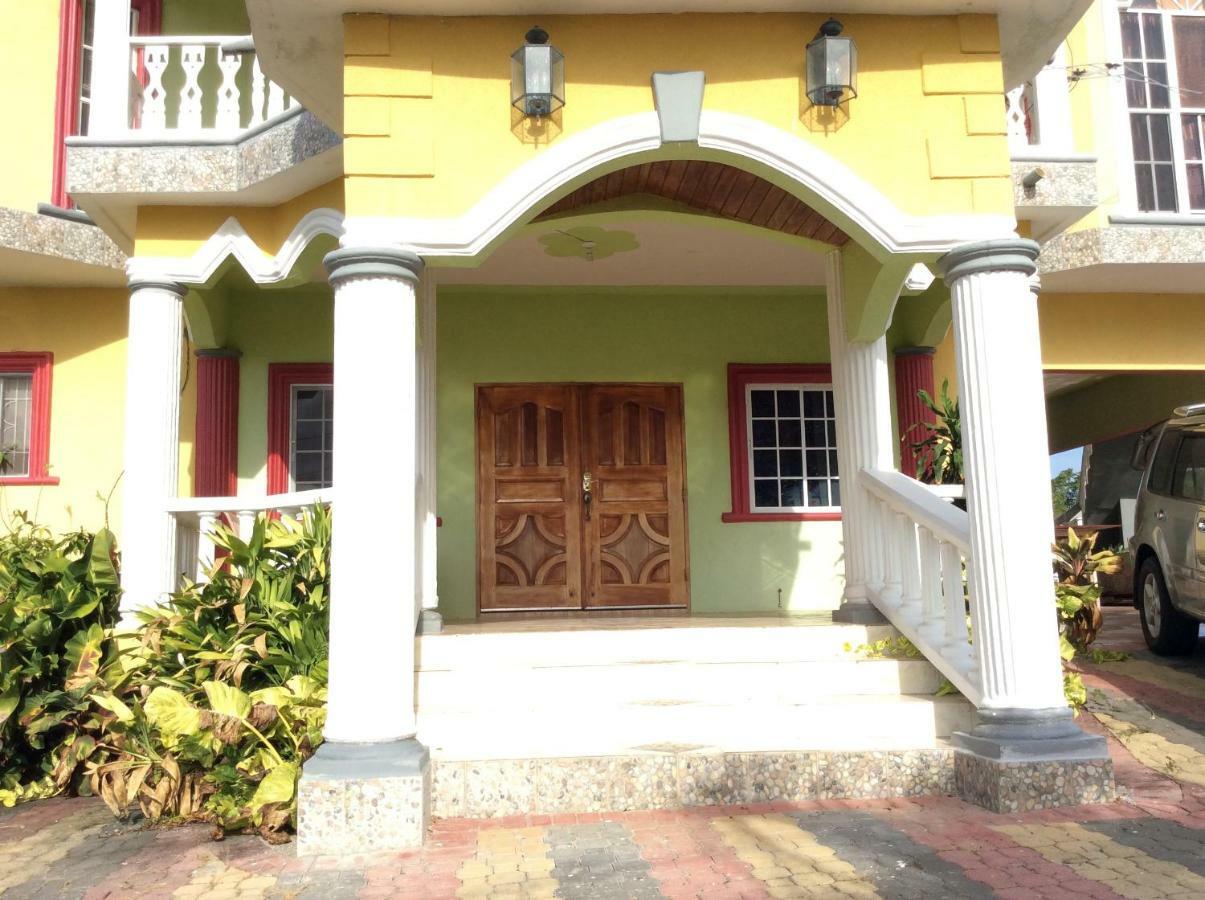 Jamaica Dream Gateway Hotel Richmond Екстериор снимка