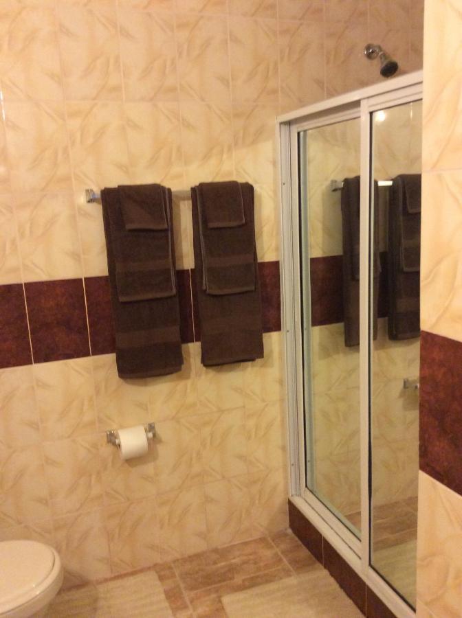 Jamaica Dream Gateway Hotel Richmond Екстериор снимка